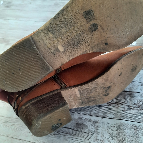 Chinese Laundry Cognac Ankle Buckle Boots Size 9 - Picture 13 of 14